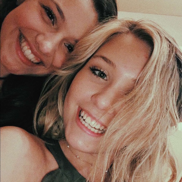 Meet your Posher, Whitney - Picture 1 of 1